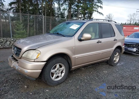 2001 Mercedes-Benz Ml 320 z USA, uszkodzony, nr VIN 4JGAB54E81A248439